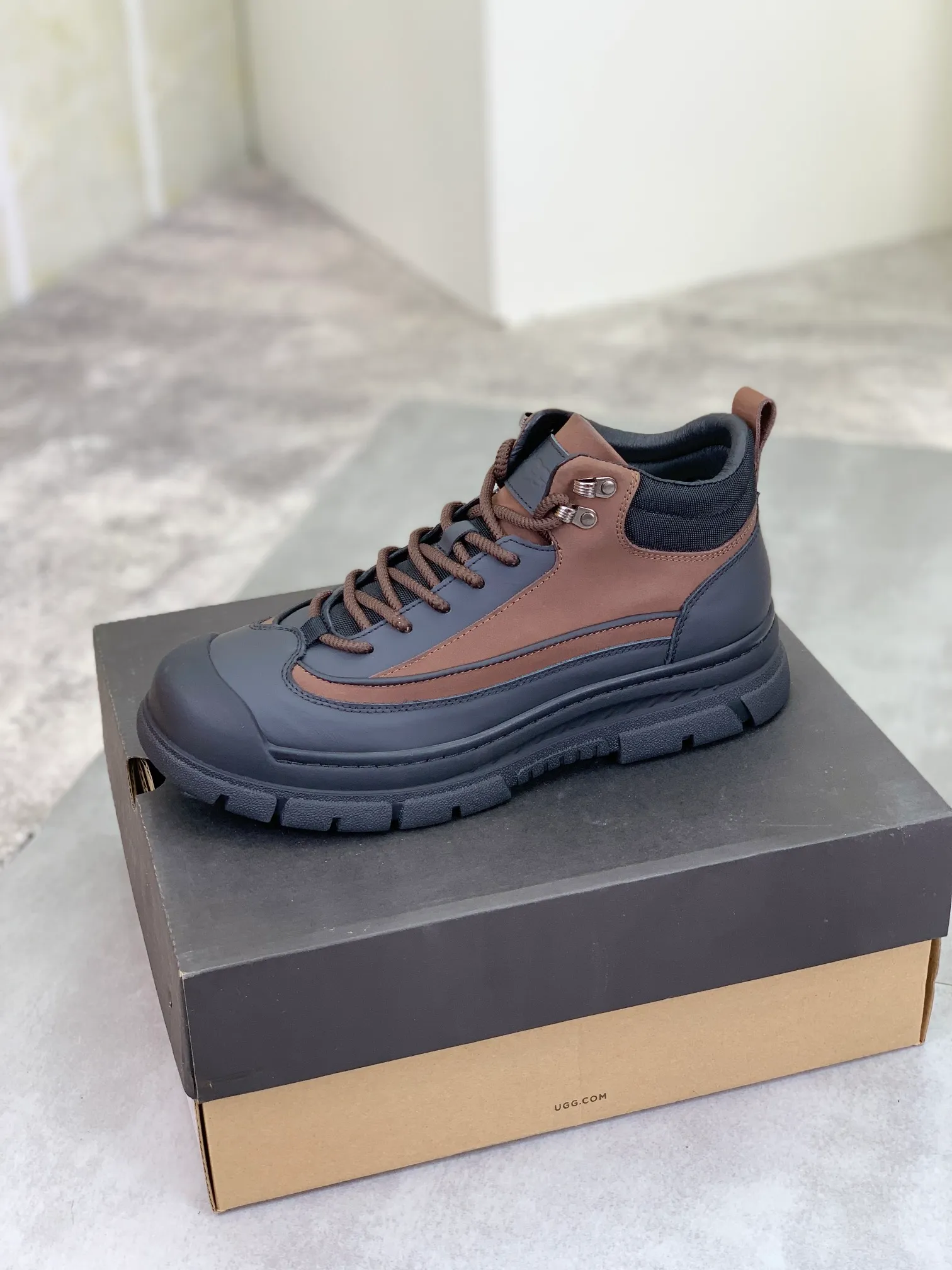 Men's Men's Shoes P620 [New Style] 💰 🆘 "Real Wool" [UGG] 👉 Popular men's shoes official website synchronization 🔰 Genuine quality [proud] is not comparable to the imitations in the general market 🌀 The upper is imported Italian frosted cowhide, and the lining: foot pad 🅰️ grade 🐑 real wool 👻 Only Grade A can show the effect The hand feels smooth and delicate 🔱The shoe shape is grand, only genuine factories can achieve it 🎄The perfect toughness of the original outsole 👻⬛️ allows customers to bid farewell to one-time consumption. Real wool lining, super warm. 3️⃣Colors available Sizes: 38-44